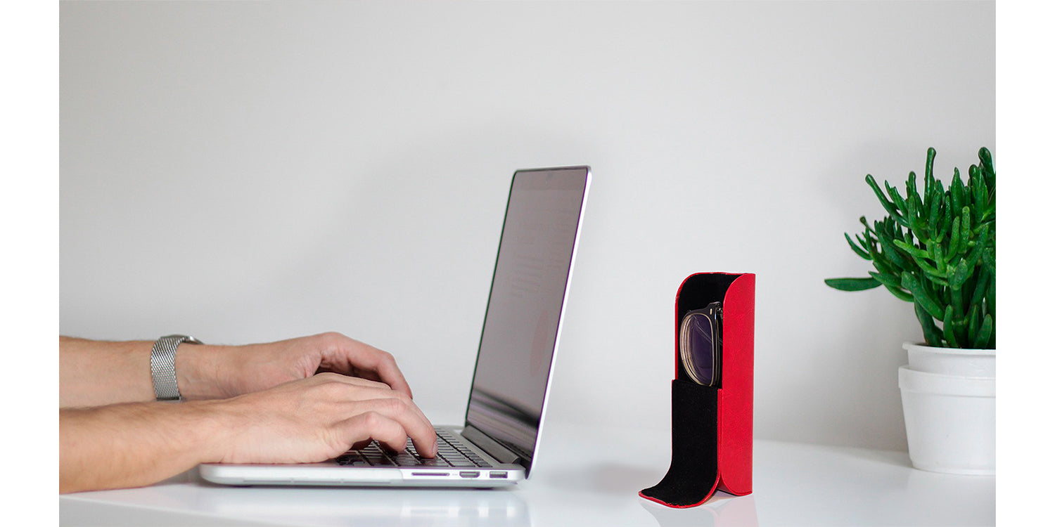 OPC-8309-2 | Multi-use Optical Case | Red